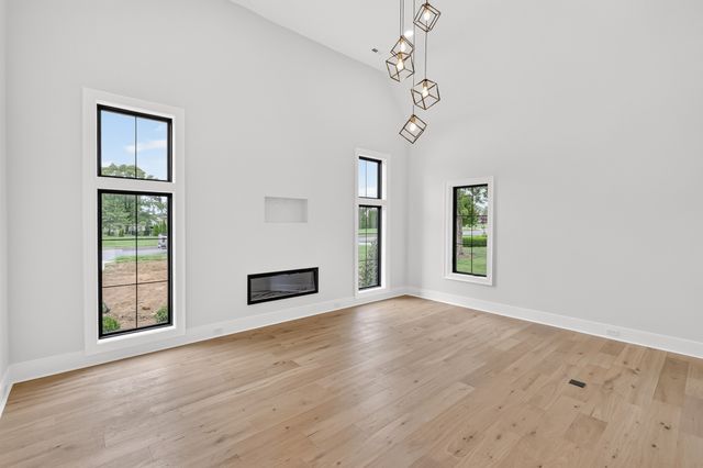 101 Danford Dr, Clarksville, TN 37043