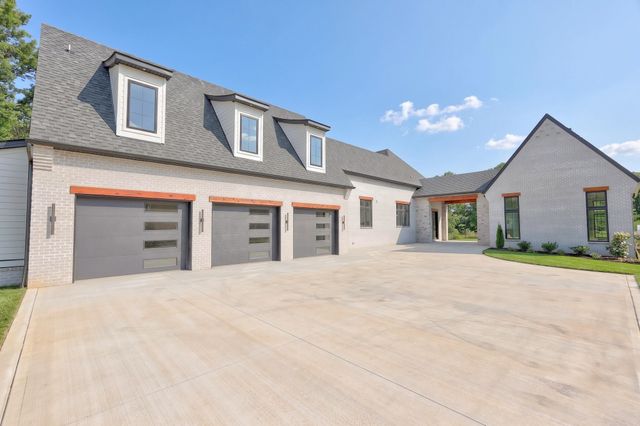 101 Danford Dr, Clarksville, TN 37043