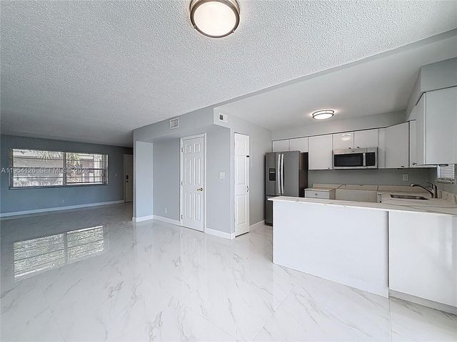 1100 SE 4th Ave 31, Deerfield Beach, FL 33441