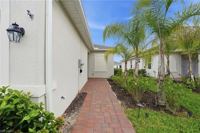 2215 Dragonfruit WAY, Naples, FL 34120