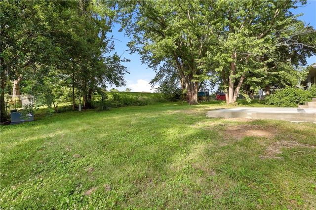 110 Brentwood Drive, Belton, MO 64012
