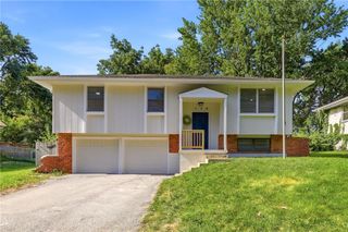 110 Brentwood Drive, Belton, MO 64012