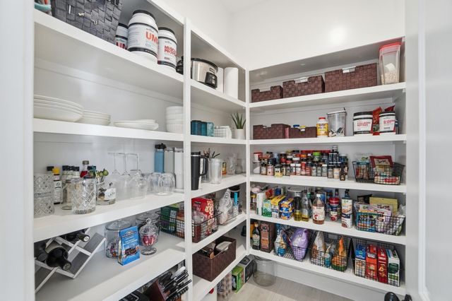 1915 Red Oak Street, Lewis Center, OH 43035