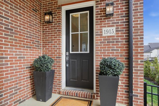 1915 Red Oak Street, Lewis Center, OH 43035