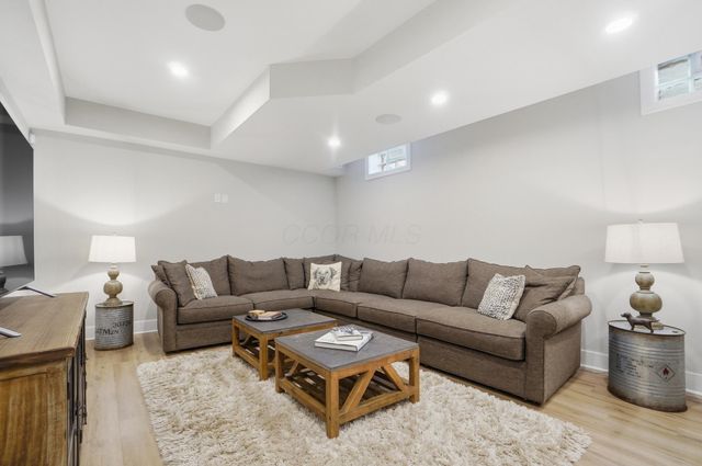 1915 Red Oak Street, Lewis Center, OH 43035