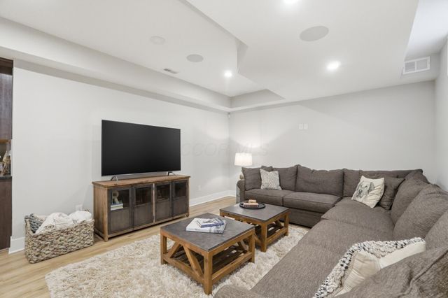 1915 Red Oak Street, Lewis Center, OH 43035