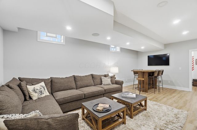 1915 Red Oak Street, Lewis Center, OH 43035