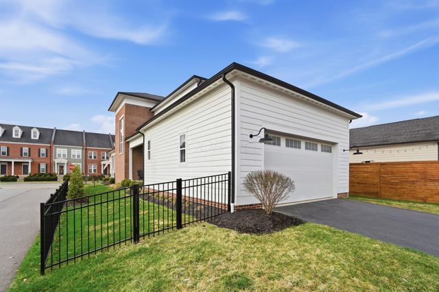 1915 Red Oak Street, Lewis Center, OH 43035