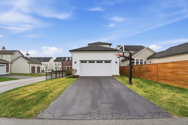 1915 Red Oak Street, Lewis Center, OH 43035