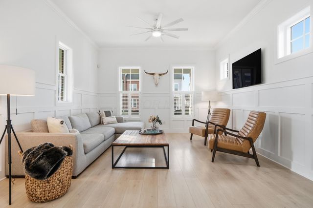 1915 Red Oak Street, Lewis Center, OH 43035