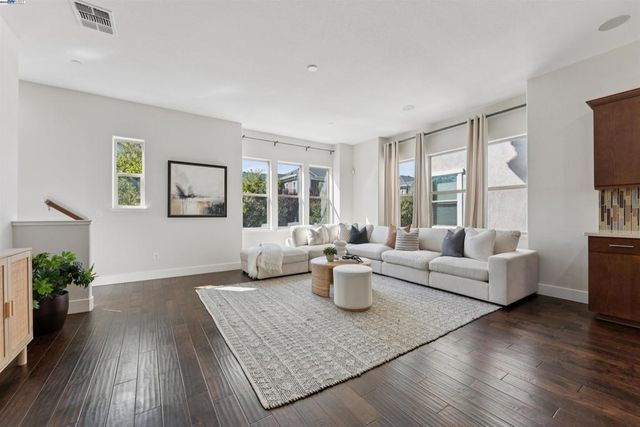 1360 Brookline Loop, Pleasanton, CA 94566