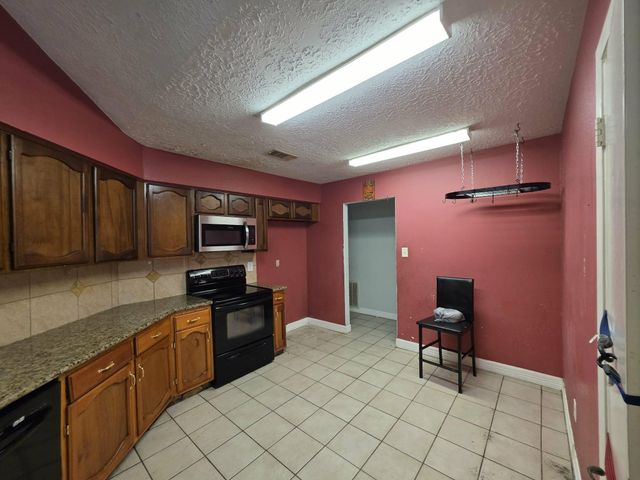 16210 Summer Dew Lane, Houston, TX 77095