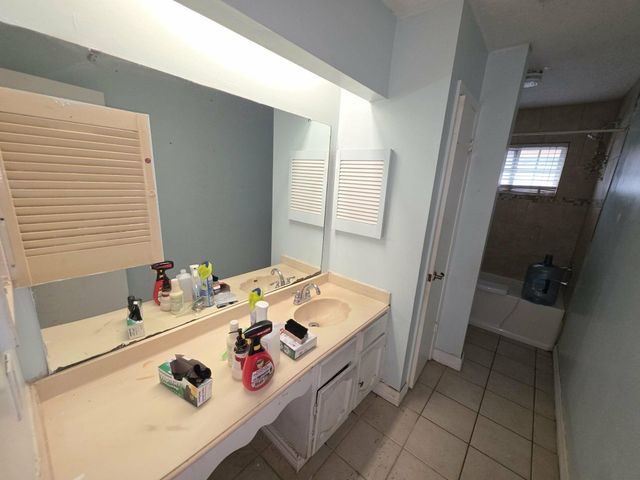 16210 Summer Dew Lane, Houston, TX 77095