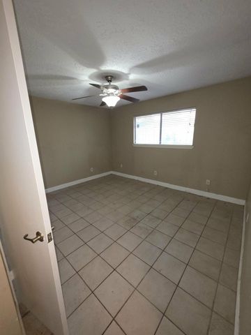 16210 Summer Dew Lane, Houston, TX 77095