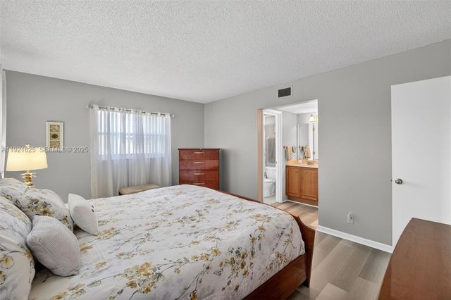 7817 Golf Cir Dr 301, Margate, FL 33063