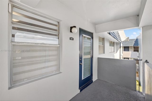 7817 Golf Cir Dr 301, Margate, FL 33063