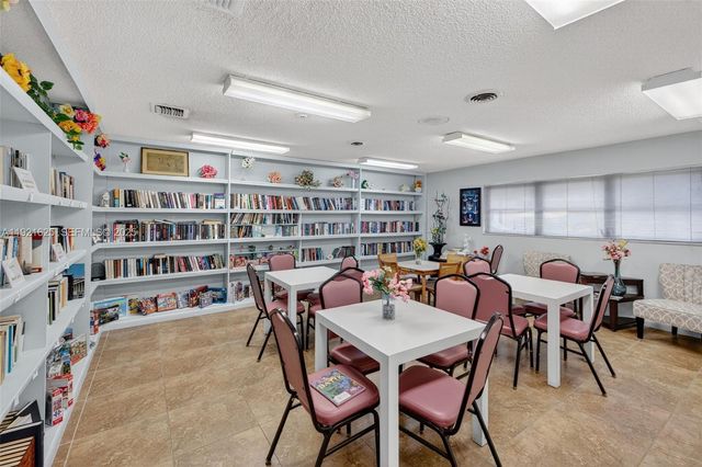 7817 Golf Cir Dr 301, Margate, FL 33063