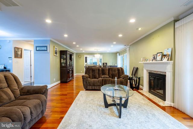7908 IVY LN, Baltimore, MD 21208