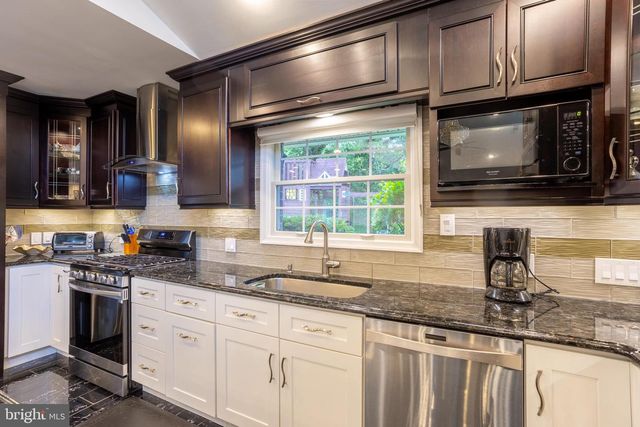 7908 IVY LN, Baltimore, MD 21208