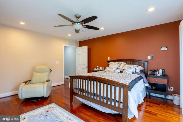 7908 IVY LN, Baltimore, MD 21208
