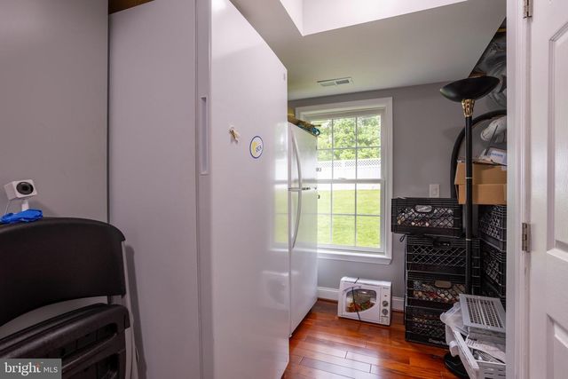 7908 IVY LN, Baltimore, MD 21208