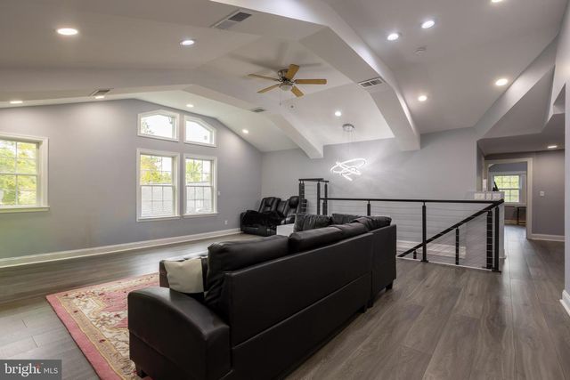 7908 IVY LN, Baltimore, MD 21208