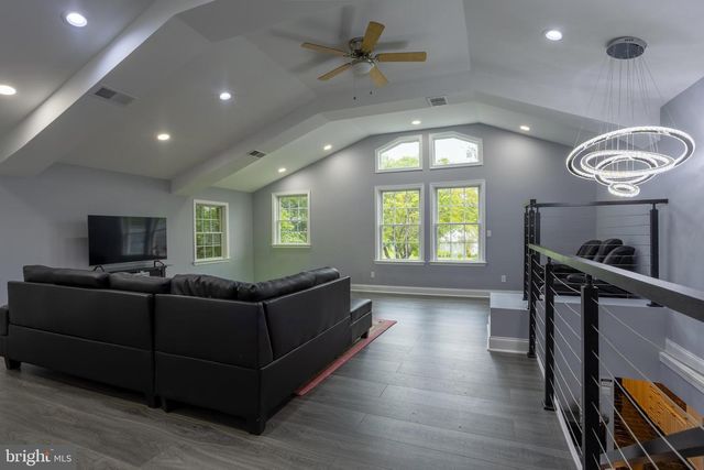 7908 IVY LN, Baltimore, MD 21208