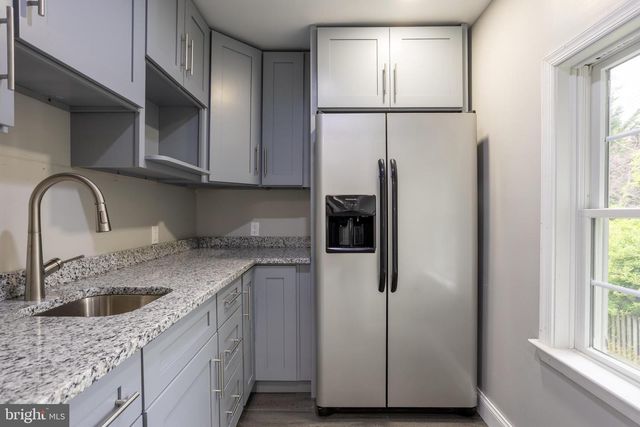 7908 IVY LN, Baltimore, MD 21208