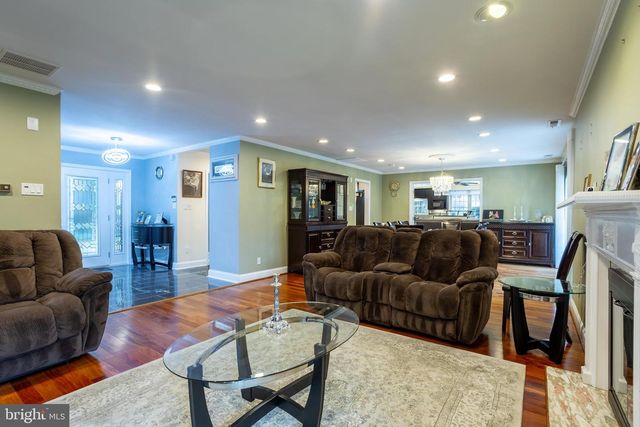 7908 IVY LN, Baltimore, MD 21208