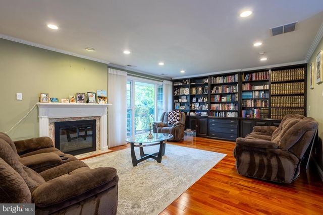 7908 IVY LN, Baltimore, MD 21208