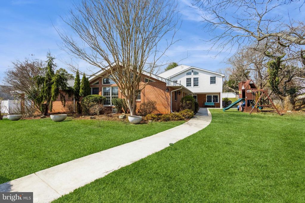 7908 IVY LN, Baltimore, MD 21208