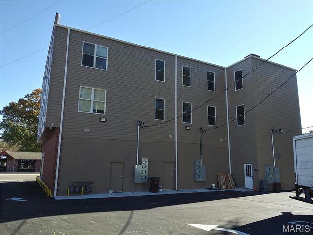 613 S Florissant Road 102, Ferguson, MO 63135