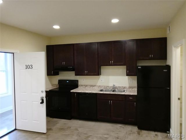 613 S Florissant Road 102, Ferguson, MO 63135
