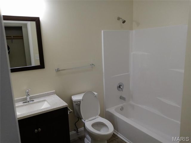 613 S Florissant Road 102, Ferguson, MO 63135
