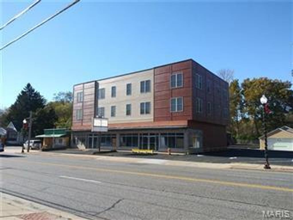 613 S Florissant Road 102, Ferguson, MO 63135