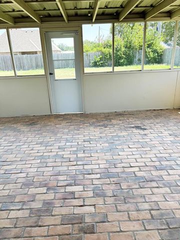 1004 N Eunice Avenue, Newcastle, OK 73065