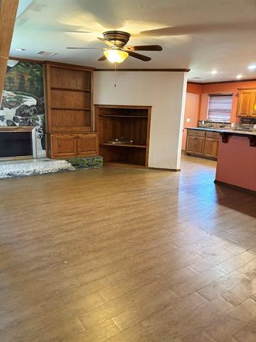 1004 N Eunice Avenue, Newcastle, OK 73065