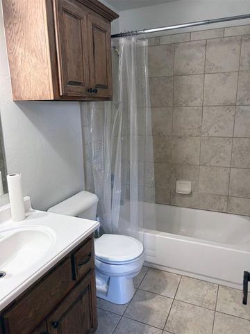 1004 N Eunice Avenue, Newcastle, OK 73065