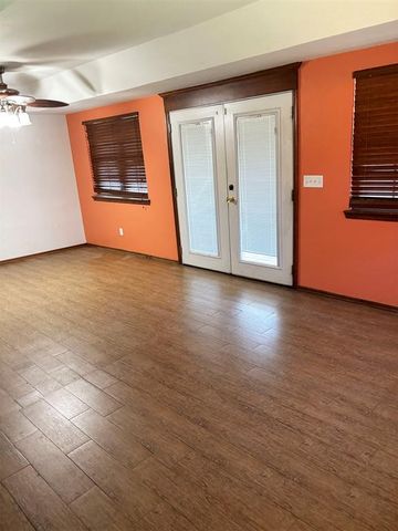 1004 N Eunice Avenue, Newcastle, OK 73065