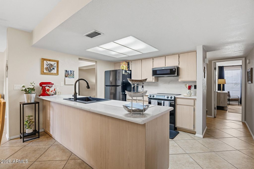 1427 W PLANA Avenue, Mesa, AZ 85202 — photo 3