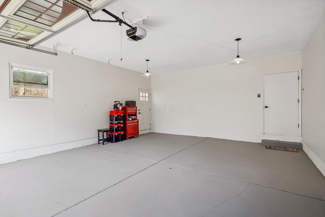 8136 KENNEDY Road, Blacklick, OH 43004