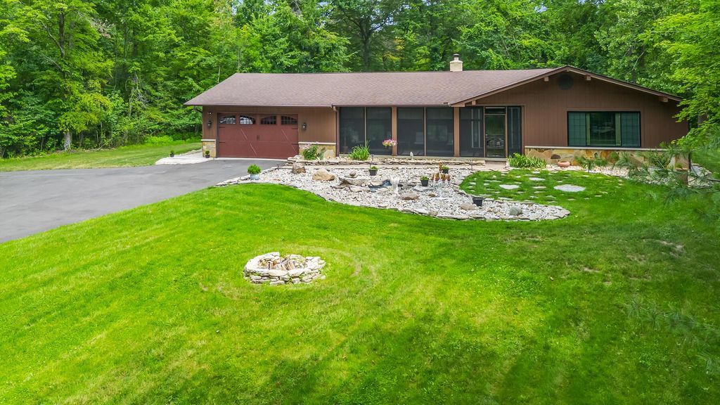 8136 KENNEDY Road, Blacklick, OH 43004