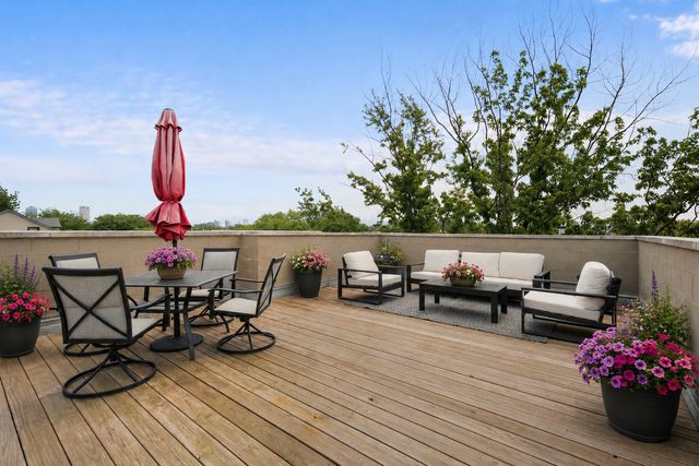 1516 W Diversey Avenue 3, Chicago, IL 60614