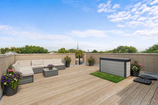1516 W Diversey Avenue 3, Chicago, IL 60614