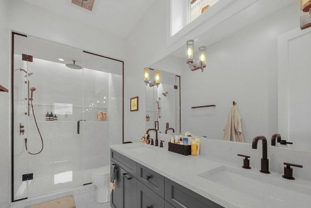 1516 W Diversey Avenue 3, Chicago, IL 60614