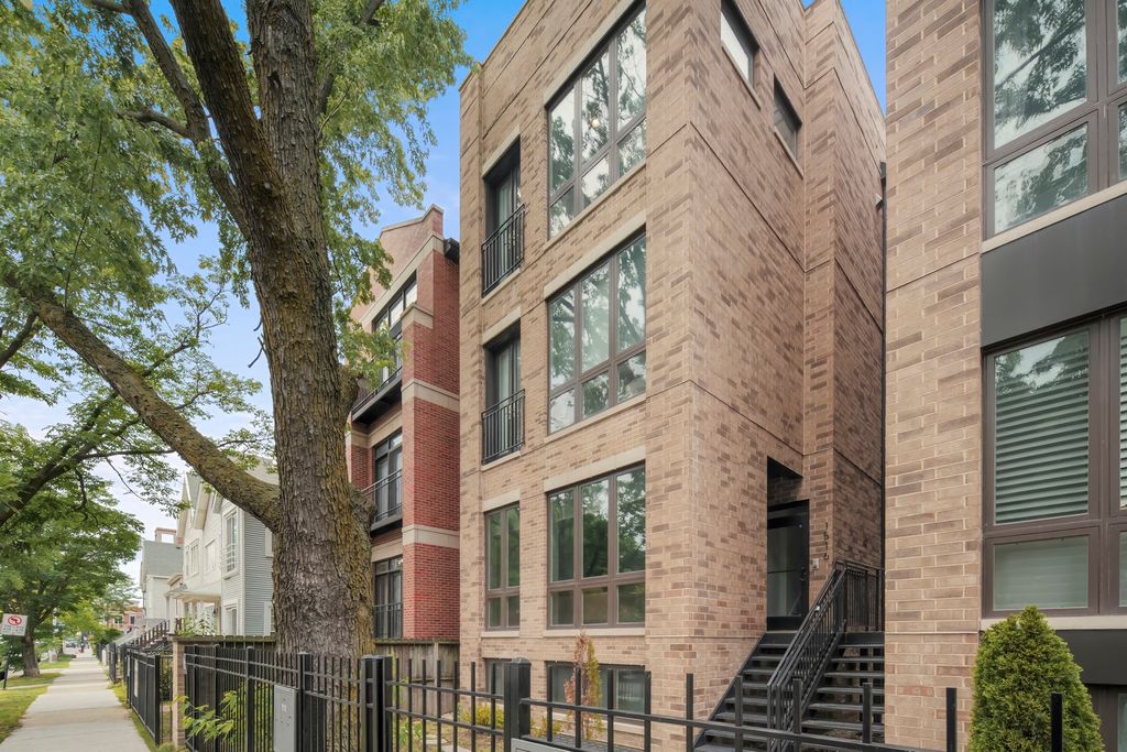 1516 W Diversey Avenue 3, Chicago, IL 60614
