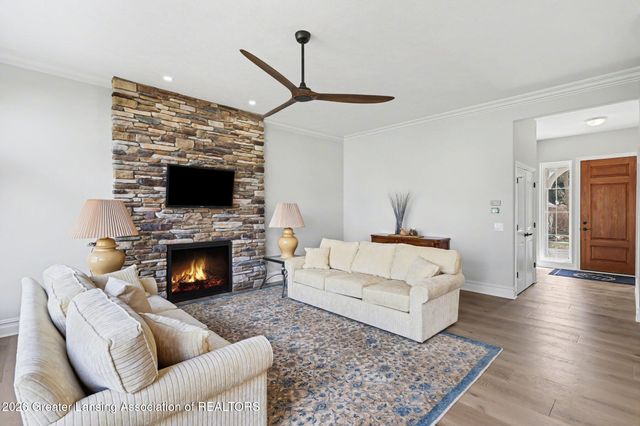 7822 Forestview Drive, Haslett, MI 48840