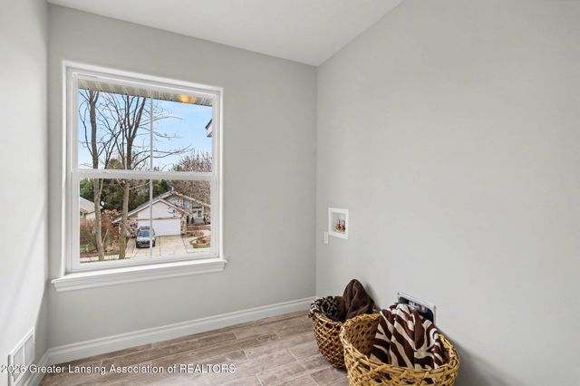 7822 Forestview Drive, Haslett, MI 48840
