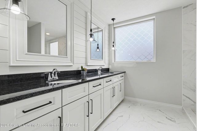 7822 Forestview Drive, Haslett, MI 48840