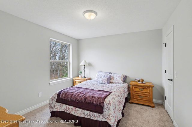 7822 Forestview Drive, Haslett, MI 48840